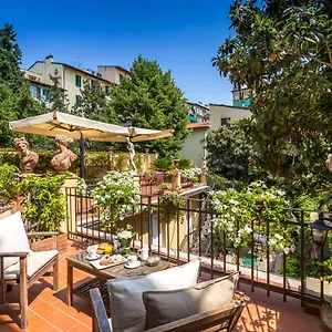 Ungherese Small Luxury 3*, Firenze Italia